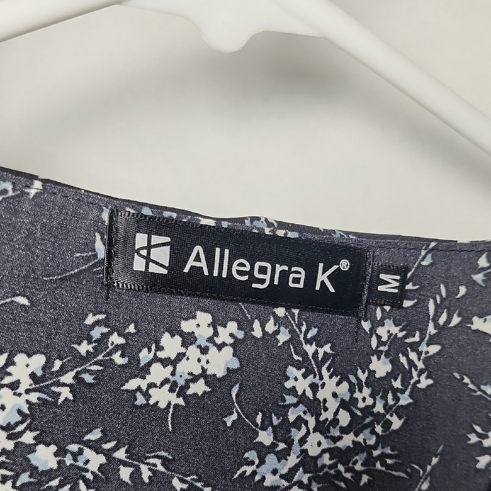 Allegra K Women's Elegant Black and White Patterned Blouse - Picture 7 of 7